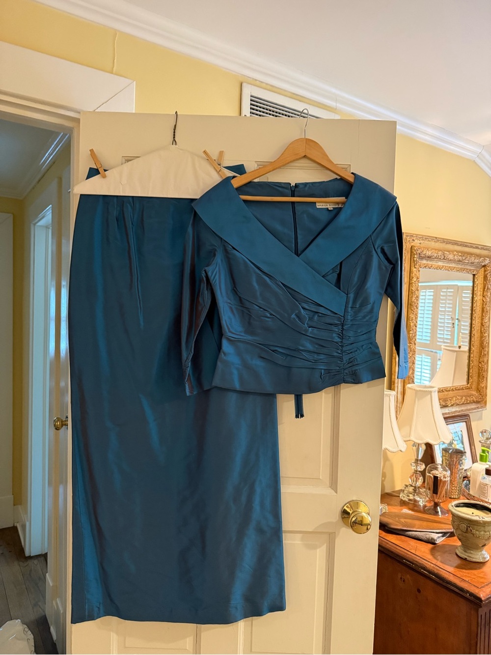 Marisa Baratelli Thai Silk Set Size 8